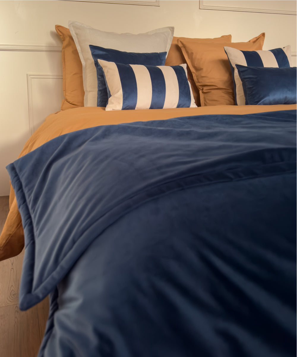 Coussin en velours couleur marine #couleur_marine