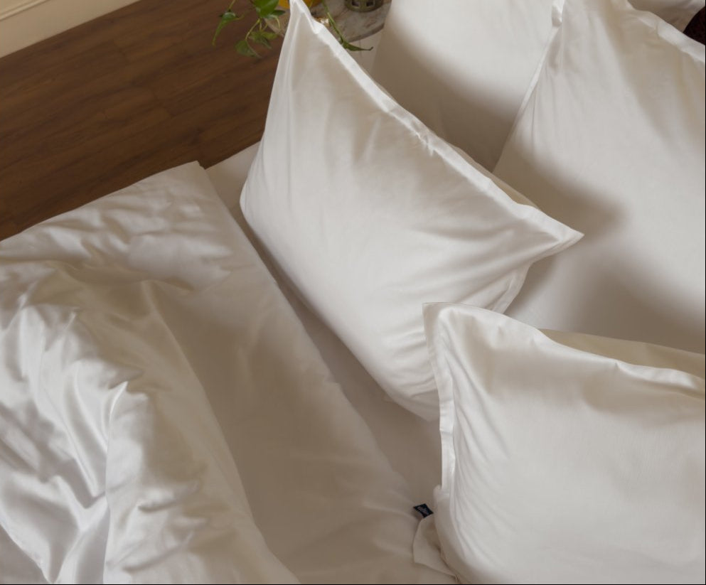 Parure de lit en satin de coton bio blanc, taies d’oreiller et housse de couette