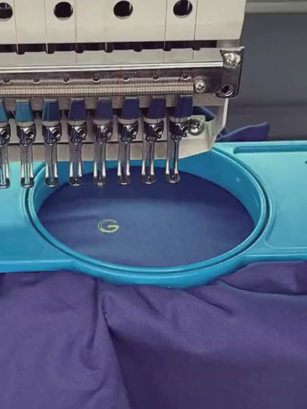 Charger la vidéo: Broderie personnalisée - Linge de lit sur-mesure