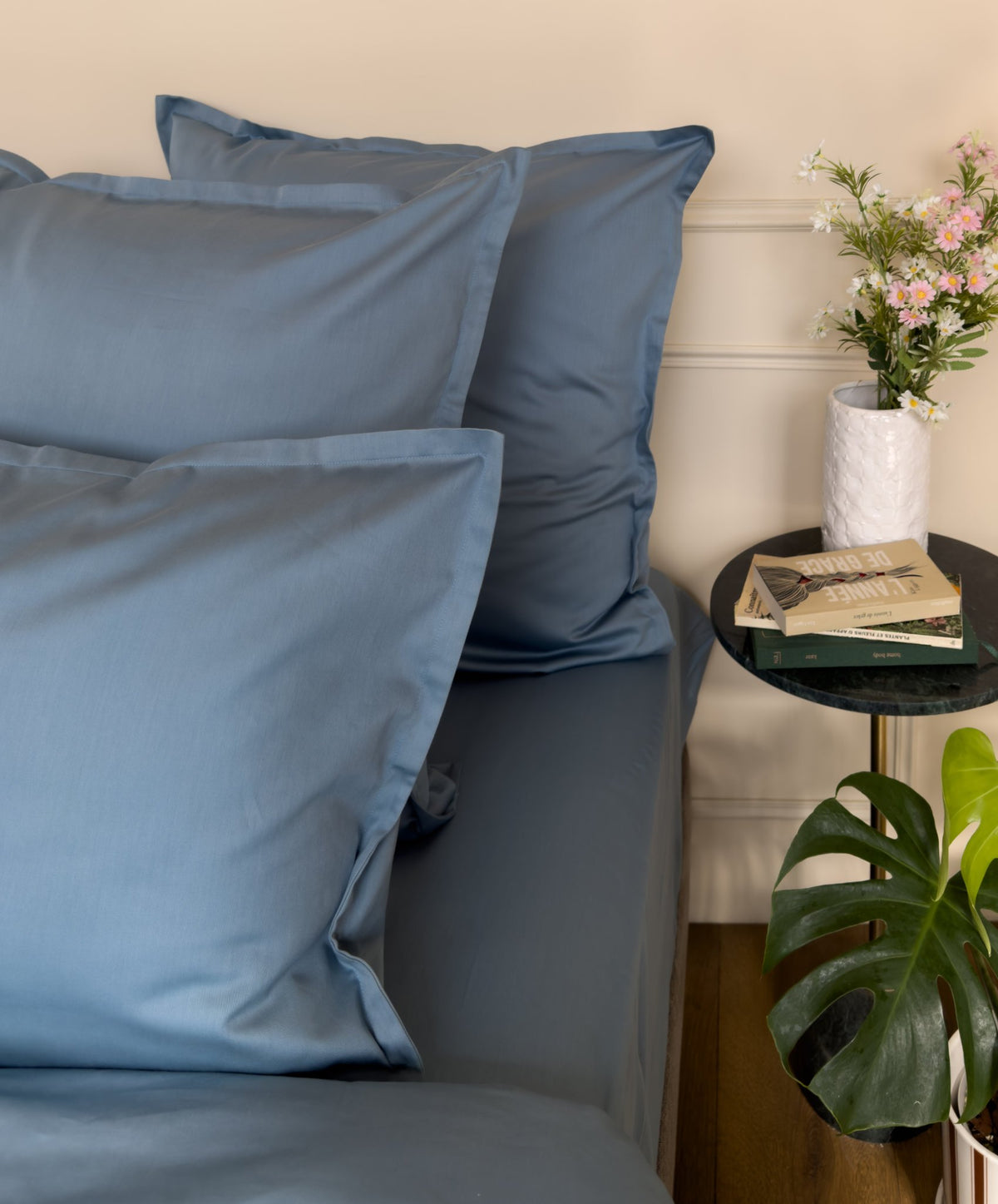 Lot de 2 taies d'oreiller en satin de coton bio bleu minéral, 90 fils/cm², fabriquées en France