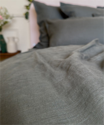 Drap plat en lin lavé haut de gamme - Coloris vert romarin - Le Drap français 