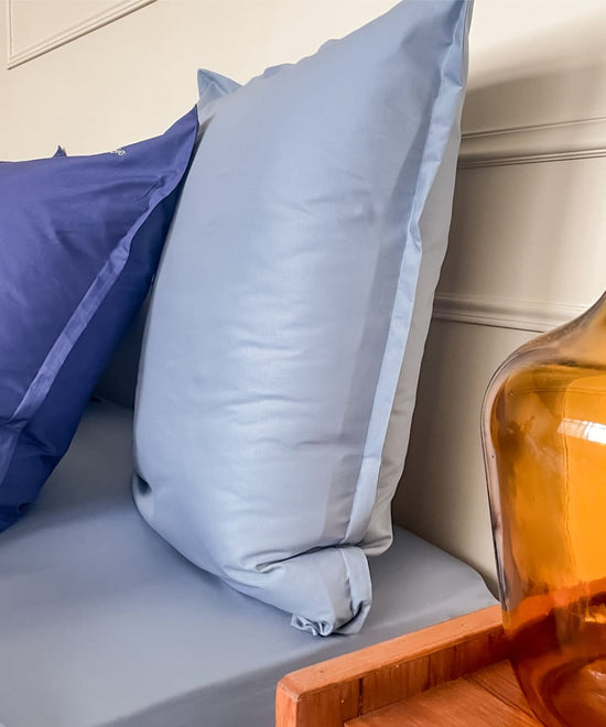 Charger l&amp;#39;image dans la galerie, Taies d&amp;#39;oreiller en percale de coton BIO - Coloris bleu orage - Le Drap Français 
