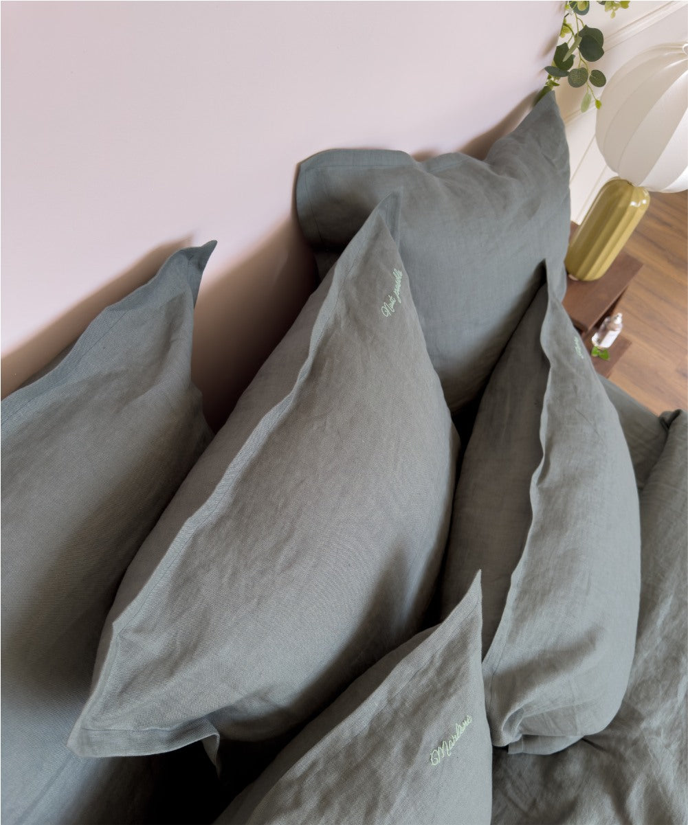 Taie d'oreiller en lin lavé - Cultivé en France - Coloris vert romarin - Le Drap français 