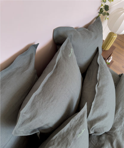 Taie d'oreiller en lin lavé - Cultivé en France - Coloris vert romarin - Le Drap français 