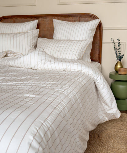 Détail de la housse de couette rayée Nuances de Beige en percale de coton. 