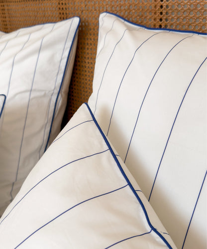 Ensemble de linge de lit rayé Edition Bleu Vibrant en percale de coton peigné 