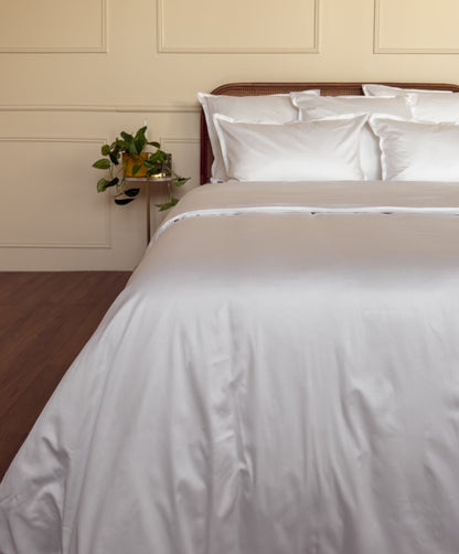 Parure de lit en satin de coton bio blanc, 90 fils/cm², fabriquée en France #couleur_blanc
