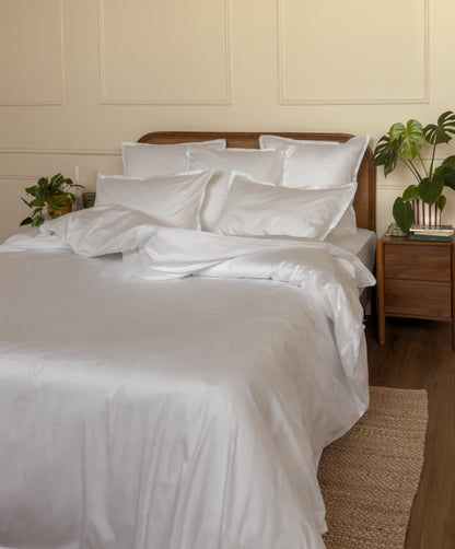 Housse de couette, drap-housse et taies d'oreiller assortis, en satin de coton bio blanc #couleur_blanc