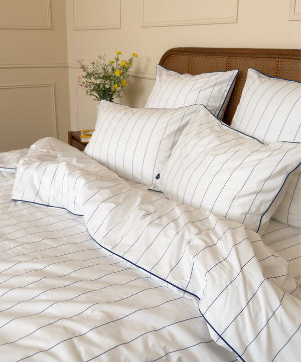 Parure de lit rayée Edition Bleu Vibrant en percale de coton peigné confectionnée en France #couleur_bleu-vibrant