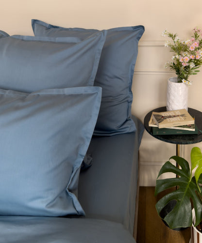 Lot de 2 taies d'oreiller en satin de coton bio bleu minéral, 90 fils/cm², fabriquées en France 